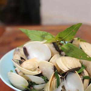 Cách làm ngao xào hành răm