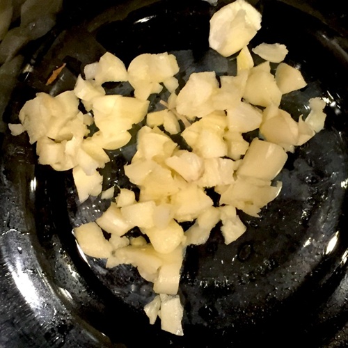 Ngây ngất với cánh gà chiên mắm đậm đà, giòn ngon