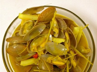 Nghêu hoa xào cà-ri cốt dừa