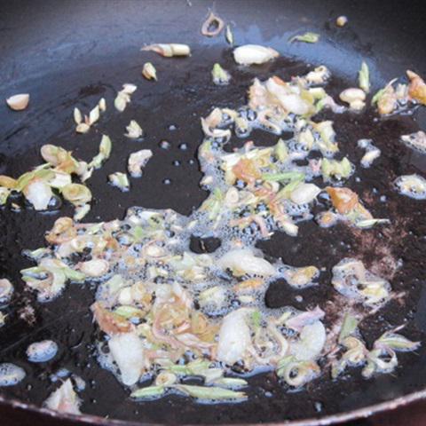 Cách làm nghêu lụa xào bơ tỏi