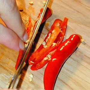 Cách làm nghêu xào húng quế