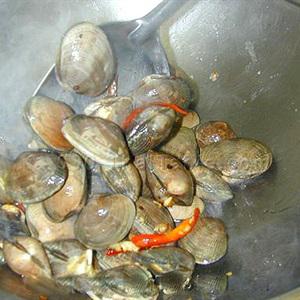 Cách làm nghêu xào húng quế