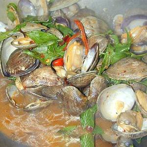 Cách làm nghêu xào húng quế