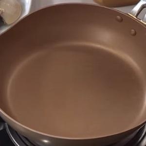 Cách làm nghêu xào lá lốt