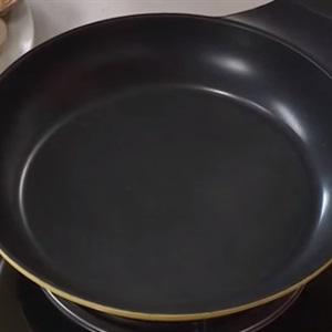 Cách làm nghêu xào lá lốt