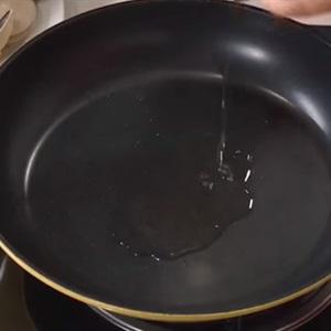 Cách làm nghêu xào lá lốt