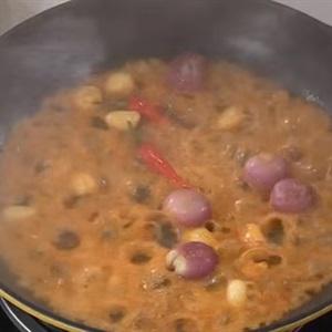 Cách làm nghêu xào lá lốt