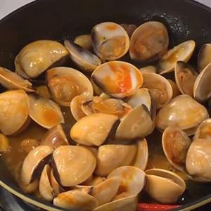 Cách làm nghêu xào lá lốt