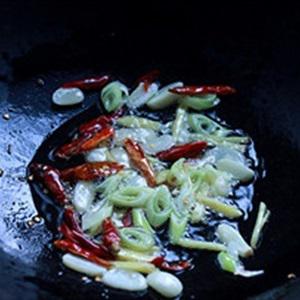 Cách làm nghêu xào ớt