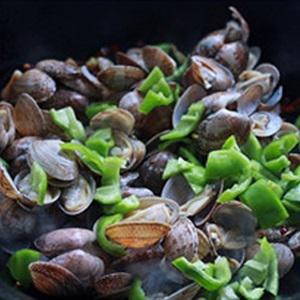 Cách làm nghêu xào ớt