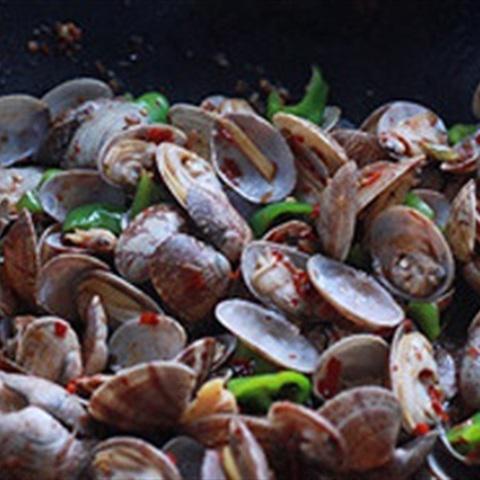 Cách làm nghêu xào ớt