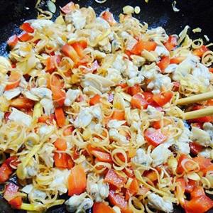 Cách làm nghêu xào sả ớt