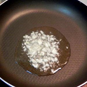 Cách làm nghêu xào tỏi