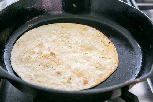 Ngô chiên trứng muối thơm nức mũi, giòn ngon, bạn đã thử chưa