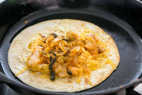 Ngô chiên trứng muối thơm nức mũi, giòn ngon, bạn đã thử chưa