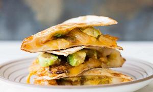 Ngô chiên trứng muối thơm nức mũi, giòn ngon, bạn đã thử chưa