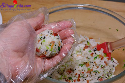 Ngộ nghĩnh cơm viên nắm tay Jumeok Bap của xứ sở kim chi