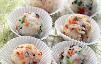 Ngộ nghĩnh cơm viên nắm tay Jumeok Bap của xứ sở kim chi