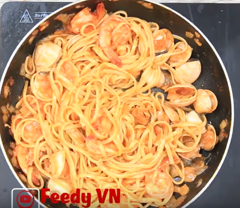 Ngon khó cưỡng với bánh chuối nướng vàng ươm, thơm lừng gian bếp