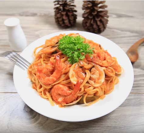 Ngon khó cưỡng với bánh chuối nướng vàng ươm, thơm lừng gian bếp