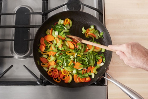 Ngon khó cưỡng với món xôi chiên vàng ươm, giòn rụm