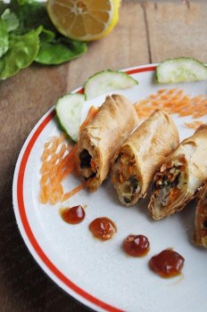 Ngon, lạ miệng với món nem rong biển