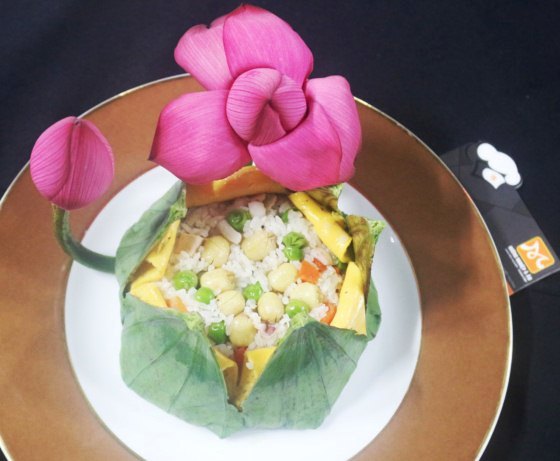 Ngon miệng hơn với cơm hấp lá sen