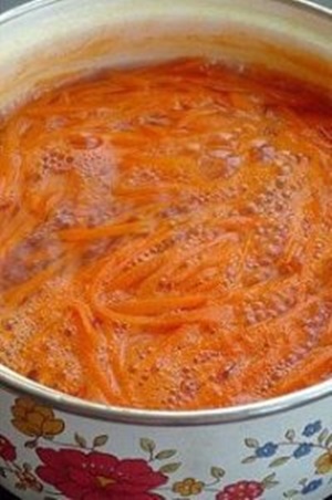 Ngọt ngào cùng kem vani bánh mỳ phủ táo caramen