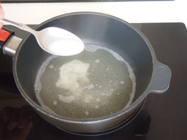 Ngọt thơm sinh tố táo bí đỏ cho cả nhà "mê mệt"