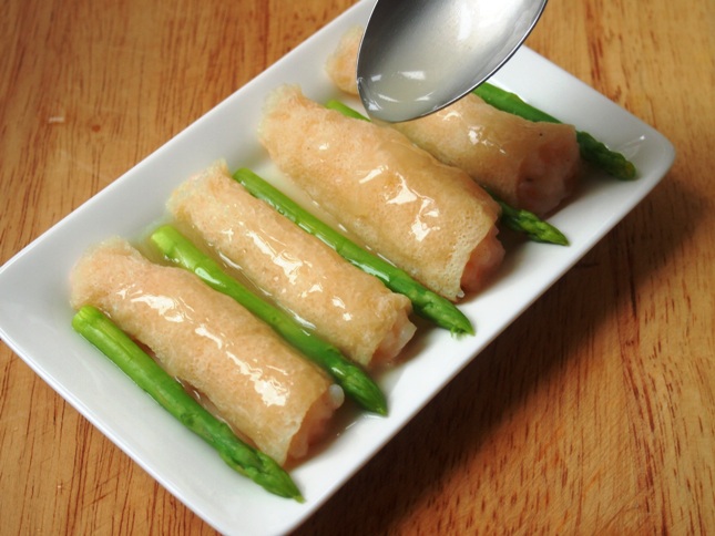 Ngọt thơm sinh tố táo bí đỏ cho cả nhà "mê mệt"