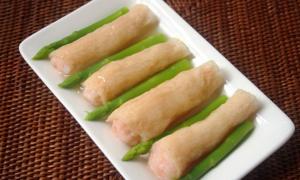 Ngọt thơm sinh tố táo bí đỏ cho cả nhà "mê mệt"