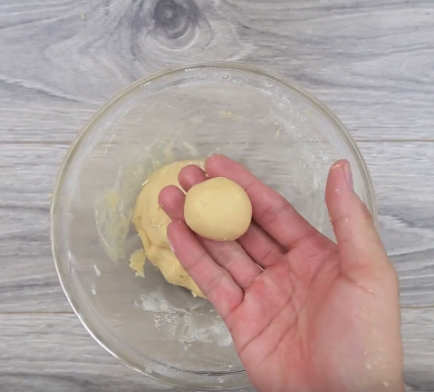 Nhâm nhi ăn vặt với khoai tây nướng tỏi thơm ngon