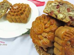 Nhân thập cẩm bánh Trung thu