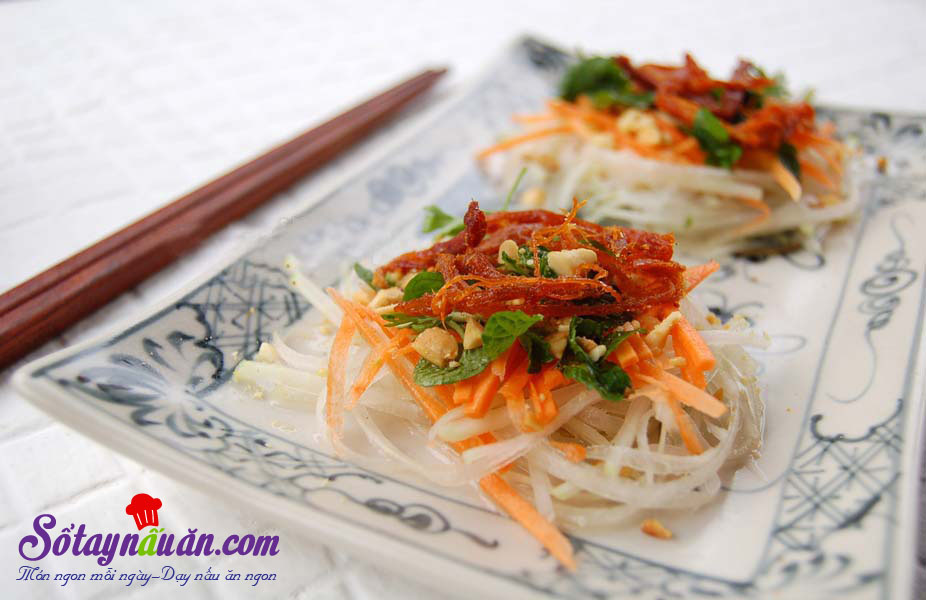 Nộm bò khô tự làm ngon không kém đi ăn hàng