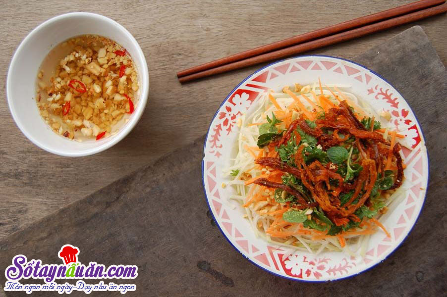 Nộm bò khô tự làm ngon không kém đi ăn hàng