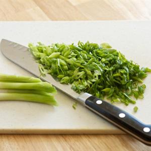 Cách làm nộm mì sốt mè