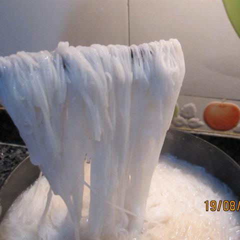 Cách làm nộm mì sốt mè