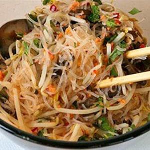 Cách làm nộm mì sốt mè