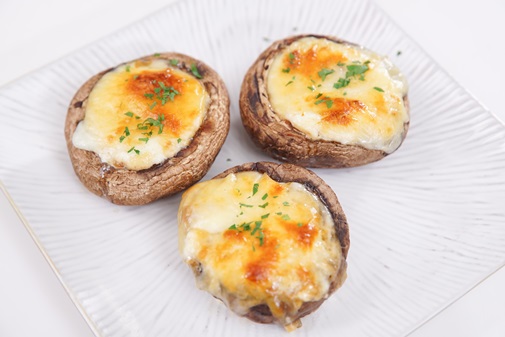 Nộm củ cải đỏ cay giòn tê tê nơi đầu lưỡi