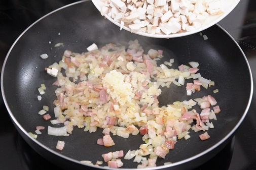 Nộm củ cải đỏ cay giòn tê tê nơi đầu lưỡi