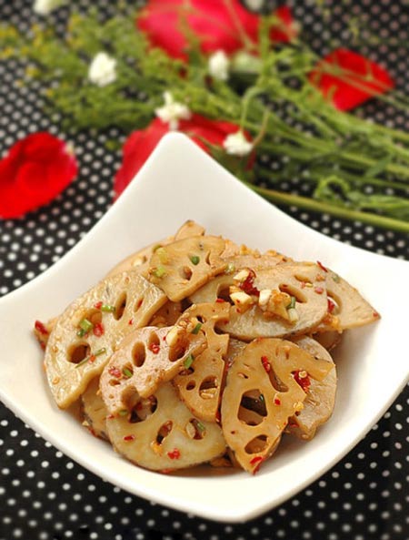 Nộm củ sen cay giòn