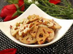 Nộm củ sen cay giòn