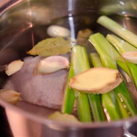 Cách làm nộm gà dưa leo