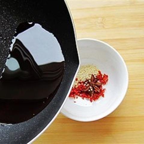 Cách làm nộm gà trộn hạt điều