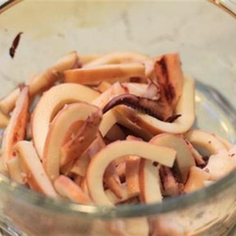 Cách làm nộm mực đu đủ chua cay