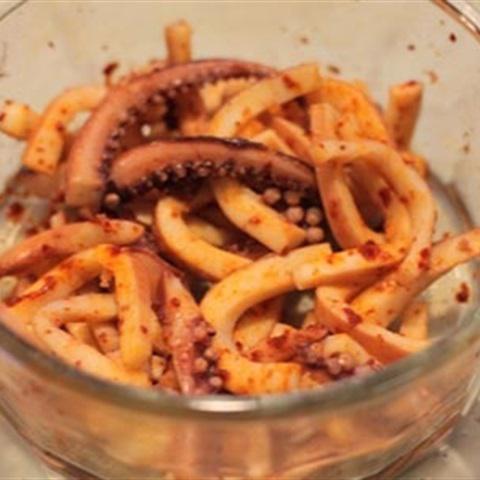 Cách làm nộm mực đu đủ chua cay