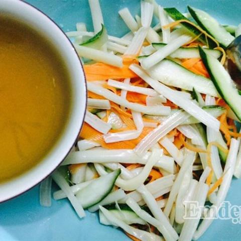 Cách làm nộm ngó sen tai heo