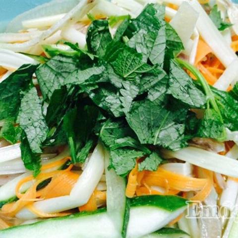 Cách làm nộm ngó sen tai heo