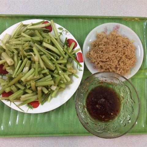 Cách làm nộm rau cần chà bông