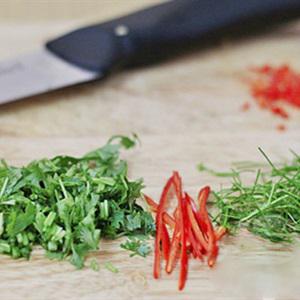 Cách làm nộm tôm khô xoài